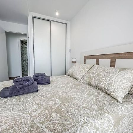 Modern 2 Bed Apartment With Pool In 弗里希利亚纳 外观 照片