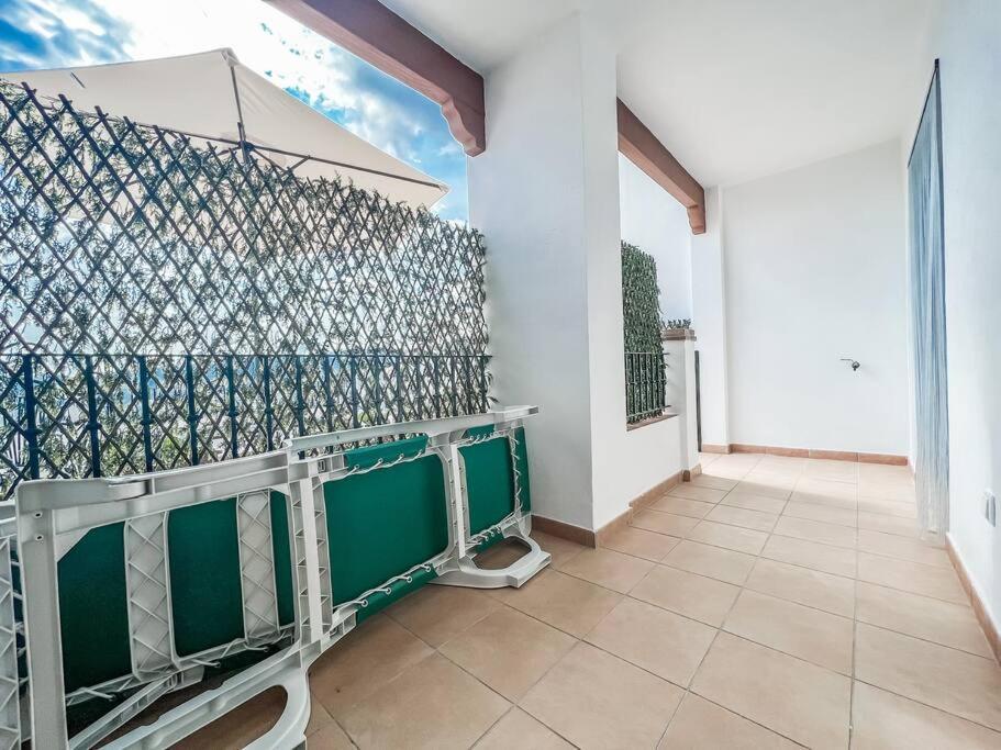 Modern 2 Bed Apartment With Pool In 弗里希利亚纳 外观 照片