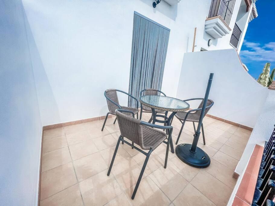 Modern 2 Bed Apartment With Pool In 弗里希利亚纳 外观 照片