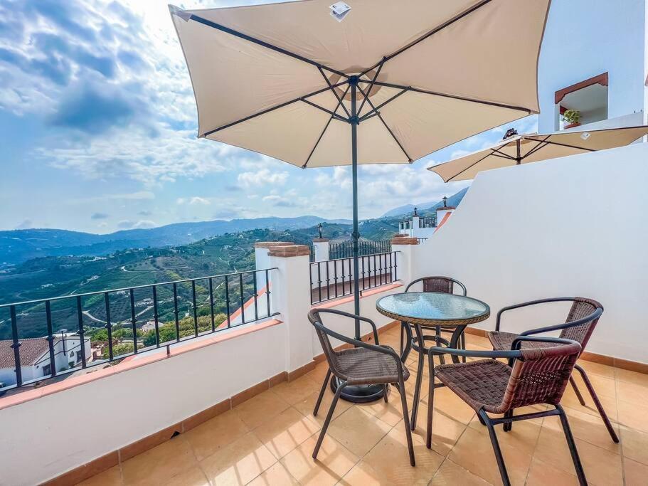 Modern 2 Bed Apartment With Pool In 弗里希利亚纳 外观 照片