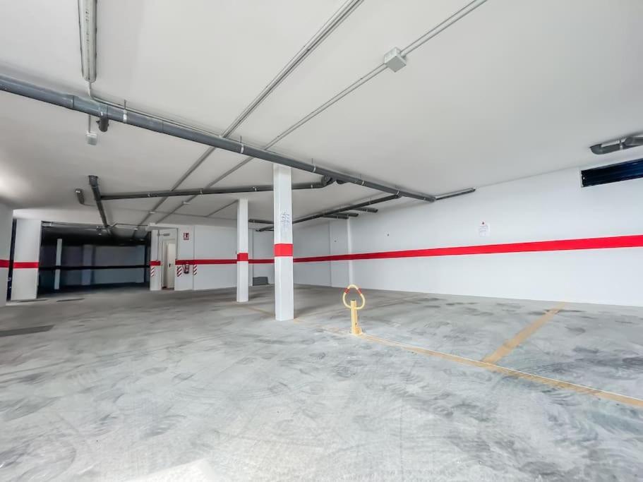 Modern 2 Bed Apartment With Pool In 弗里希利亚纳 外观 照片