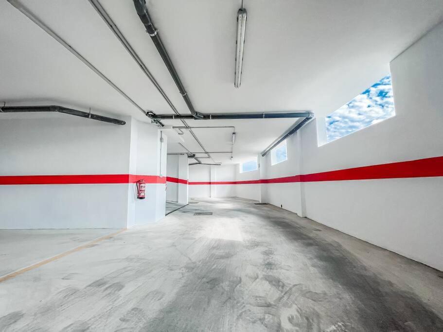 Modern 2 Bed Apartment With Pool In 弗里希利亚纳 外观 照片