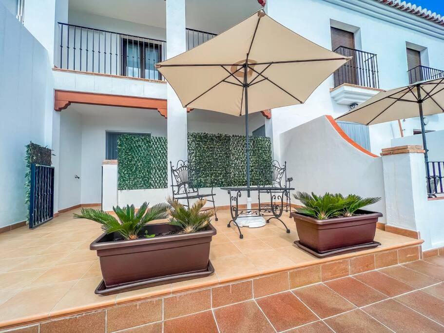 Modern 2 Bed Apartment With Pool In 弗里希利亚纳 外观 照片